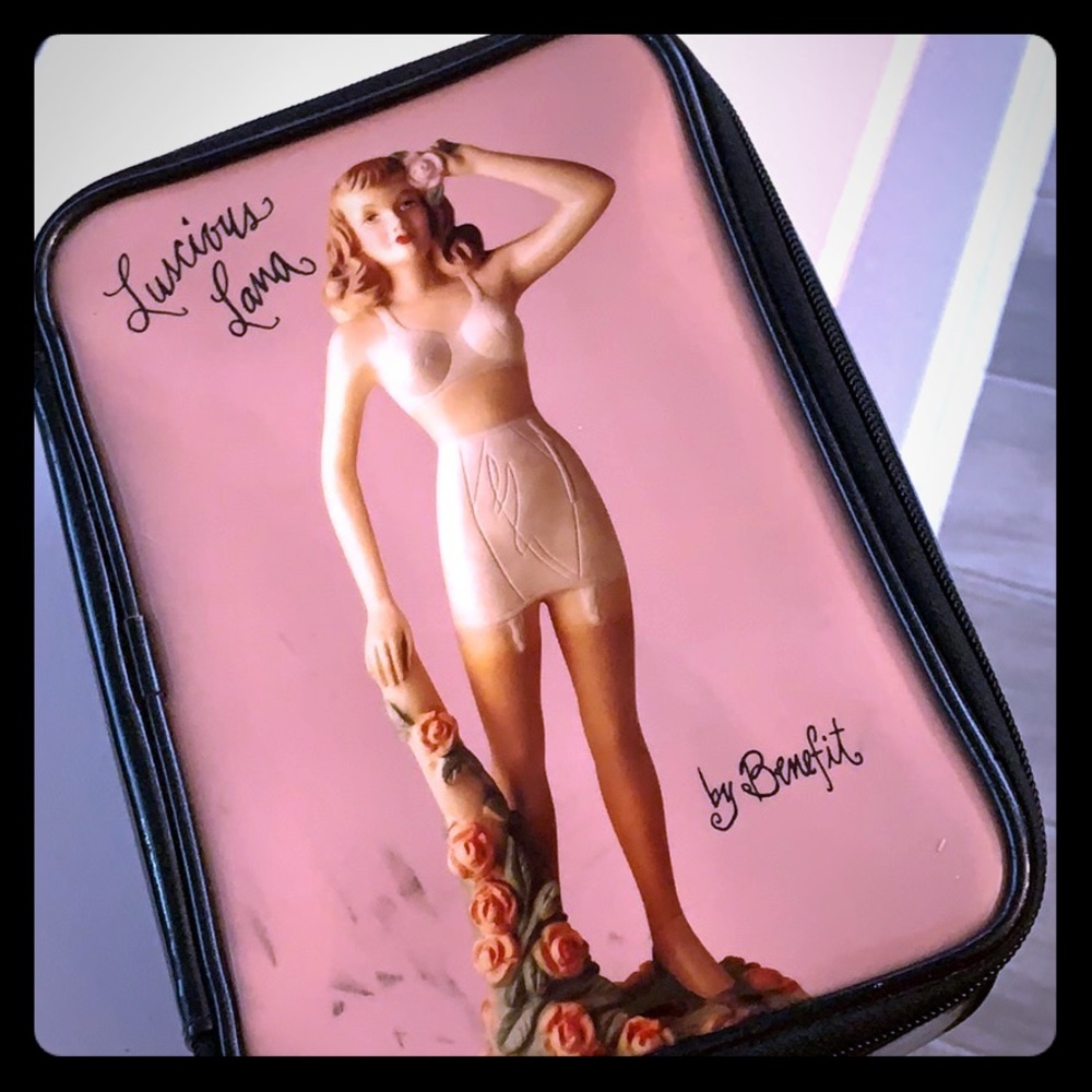 Benefit Vintage Luscious Lana cosmetic case